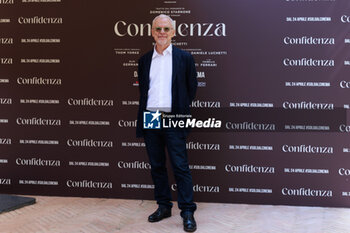 2024-04-17 - Daniele Luchetti during the Photocall of the movie CONFIDENZA, 17 April 2024 at HTL De La Ville, Rome, Italy - PHOTOCALL CONFIDENZA - NEWS - VIP