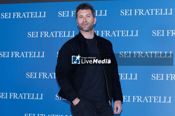 2024-04-19 - Gabriel Montesi during the Photocall of the movie SEI FRATELLI, 19 April 2024 at Cinema Barberini, Rome, Italy - PHOTOCALL SEI FRATELLI - NEWS - VIP