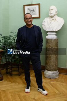 2024-06-03 - Carlo Conti during Photocall and Press Conference of TIM Summer Hits at Campidoglio Hall of Flags on June 1, 2024 in Rome, Italy. - PHOTOCALL TIM SUMMER HITS - NEWS - VIP