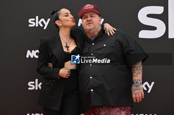 2024-06-19 - Paola Iezzi and Jake La Furia attends the Photocall SKY Program at Barberini Palace in Rome, Italy on July 19th, 2024 - PHOTOCALL IN ROME - SKY PROGRAM - NEWS - VIP