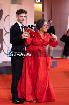 2024-09-07 - Barry Gene Murphy and May Abdalla pose during a photocall after receiving the Venice Immersive Best Experience Award for 'Impulse' during the award ceremony of the 81st Venice Film Festival on September 7, 2024 at Venice Lido. ©Photo: Cinzia Camela. - 2024 WINNERS PHOTOCALL - THE 81ST VENICE INTERNATIONAL FILM FESTIVAL - NEWS - VIP