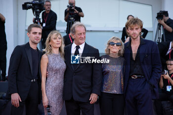 2024-09-07 - Stefan Crepon, Delphine Coulin, Vincent Lindon, Murielle Coulin and Benjamin Voisin attend the Closing Ceremony red carpet during the 81st Venice International Film Festival at Palazzo del Cinema on September 07, 2024 in Venice, Italy. ©Photo: Cinzia Camela. - 2024 CLOSING CEREMONY RED CARPET - THE 81ST VENICE INTERNATIONAL FILM FESTIVAL - NEWS - VIP