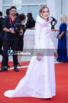 2024-09-07 - Isabelle Huppert attends the Closing Ceremony red carpet during the 81st Venice International Film Festival at Palazzo del Cinema on September 07, 2024 in Venice, Italy. ©Photo: Cinzia Camela. - 2024 CLOSING CEREMONY RED CARPET - THE 81ST VENICE INTERNATIONAL FILM FESTIVAL - NEWS - VIP