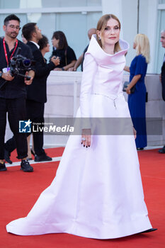 2024-09-07 - Isabelle Huppert attends the Closing Ceremony red carpet during the 81st Venice International Film Festival at Palazzo del Cinema on September 07, 2024 in Venice, Italy. ©Photo: Cinzia Camela. - 2024 CLOSING CEREMONY RED CARPET - THE 81ST VENICE INTERNATIONAL FILM FESTIVAL - NEWS - VIP