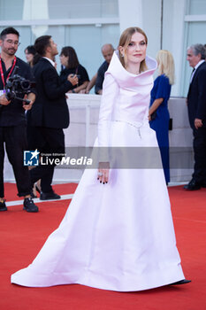 2024-09-07 - Isabelle Huppert attends the Closing Ceremony red carpet during the 81st Venice International Film Festival at Palazzo del Cinema on September 07, 2024 in Venice, Italy. ©Photo: Cinzia Camela. - 2024 CLOSING CEREMONY RED CARPET - THE 81ST VENICE INTERNATIONAL FILM FESTIVAL - NEWS - VIP