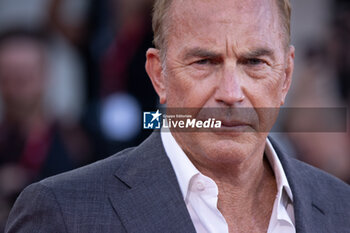 2024-09-07 - Kevin Costner attends the Closing Ceremony red carpet during the 81st Venice International Film Festival at Palazzo del Cinema on September 07, 2024 in Venice, Italy. ©Photo: Cinzia Camela. - 2024 CLOSING CEREMONY RED CARPET - THE 81ST VENICE INTERNATIONAL FILM FESTIVAL - NEWS - VIP