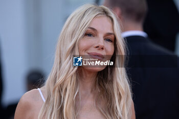 2024-09-07 - Sienna Miller attends the Closing Ceremony red carpet during the 81st Venice International Film Festival at Palazzo del Cinema on September 07, 2024 in Venice, Italy. ©Photo: Cinzia Camela. - 2024 CLOSING CEREMONY RED CARPET - THE 81ST VENICE INTERNATIONAL FILM FESTIVAL - NEWS - VIP