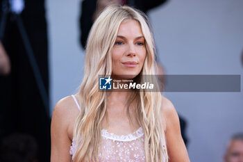 2024-09-07 - Sienna Miller attends the Closing Ceremony red carpet during the 81st Venice International Film Festival at Palazzo del Cinema on September 07, 2024 in Venice, Italy. ©Photo: Cinzia Camela. - 2024 CLOSING CEREMONY RED CARPET - THE 81ST VENICE INTERNATIONAL FILM FESTIVAL - NEWS - VIP