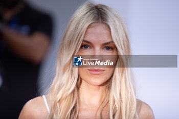 2024-09-07 - Sienna Miller attends the Closing Ceremony red carpet during the 81st Venice International Film Festival at Palazzo del Cinema on September 07, 2024 in Venice, Italy. ©Photo: Cinzia Camela. - 2024 CLOSING CEREMONY RED CARPET - THE 81ST VENICE INTERNATIONAL FILM FESTIVAL - NEWS - VIP