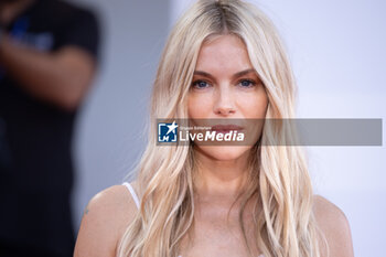 2024-09-07 - Sienna Miller attends the Closing Ceremony red carpet during the 81st Venice International Film Festival at Palazzo del Cinema on September 07, 2024 in Venice, Italy. ©Photo: Cinzia Camela. - 2024 CLOSING CEREMONY RED CARPET - THE 81ST VENICE INTERNATIONAL FILM FESTIVAL - NEWS - VIP