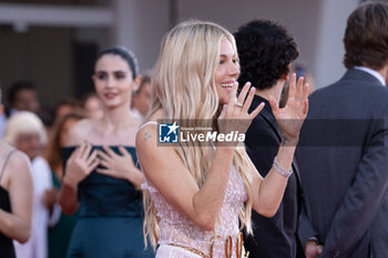 2024-09-07 - Sienna Miller attends the Closing Ceremony red carpet during the 81st Venice International Film Festival at Palazzo del Cinema on September 07, 2024 in Venice, Italy. ©Photo: Cinzia Camela. - 2024 CLOSING CEREMONY RED CARPET - THE 81ST VENICE INTERNATIONAL FILM FESTIVAL - NEWS - VIP