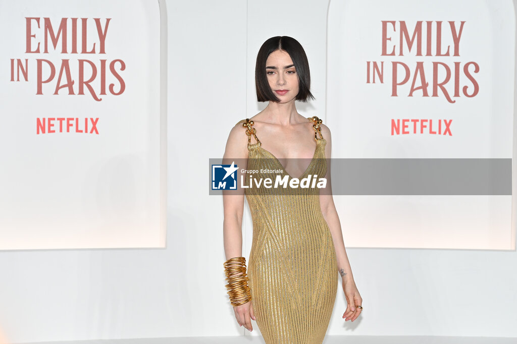 Emily in Paris Red Carpet - NEWS - VIP