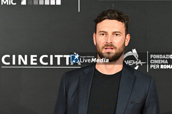 2024-10-14 - Ernesto D'Argenio attend the red carpet for the film Megalopolis at Cinecitta Studios on October 14, 2024 in Rome, Italy.

 - RED CARPET MEGALOPOLIS - NEWS - VIP