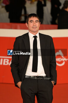 2024-10-16 - Nicola Fratoianni attends the Red Carpet Opening Ceremony during the 19th Rome Film Festival at Auditorium Parco Della Musica on October 16, 2024 in Rome, Italy. - FESTA DEL CINEMA OPENING CEREMONY - NEWS - VIP