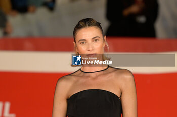 2024-10-16 - Anna Foglietta attends the Red Carpet Opening Ceremony during the 19th Rome Film Festival at Auditorium Parco Della Musica on October 16, 2024 in Rome, Italy. - FESTA DEL CINEMA OPENING CEREMONY - NEWS - VIP