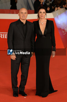 2024-10-16 - Luca Zingaretti and Luisa Ranieri attends the Red Carpet Opening Ceremony during the 19th Rome Film Festival at Auditorium Parco Della Musica on October 16, 2024 in Rome, Italy. - FESTA DEL CINEMA OPENING CEREMONY - NEWS - VIP