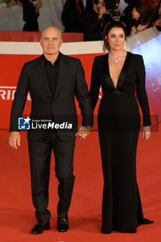 2024-10-16 - Luca Zingaretti and Luisa Ranieri attends the Red Carpet Opening Ceremony during the 19th Rome Film Festival at Auditorium Parco Della Musica on October 16, 2024 in Rome, Italy. - FESTA DEL CINEMA OPENING CEREMONY - NEWS - VIP