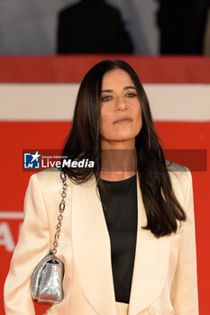 2024-10-16 - Paola Turci attends the Red Carpet Opening Ceremony during the 19th Rome Film Festival at Auditorium Parco Della Musica on October 16, 2024 in Rome, Italy. - FESTA DEL CINEMA OPENING CEREMONY - NEWS - VIP