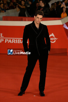 2024-10-16 - Achille Lauro attends the Red Carpet Opening Ceremony during the 19th Rome Film Festival at Auditorium Parco Della Musica on October 16, 2024 in Rome, Italy. - FESTA DEL CINEMA OPENING CEREMONY - NEWS - VIP