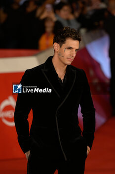 2024-10-16 - Achille Lauro attends the Red Carpet Opening Ceremony during the 19th Rome Film Festival at Auditorium Parco Della Musica on October 16, 2024 in Rome, Italy. - FESTA DEL CINEMA OPENING CEREMONY - NEWS - VIP