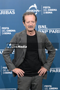 2024-10-17 - Rocco Papaleo attends the Photocall of the movie “U.S. Palmese” during the 19th Rome Film Festival at Auditorium Parco Della Musica on October 17, 2024 in Rome, Italy. - THE 19TH ROME FILM FESTIVAL PHOTOCALL 