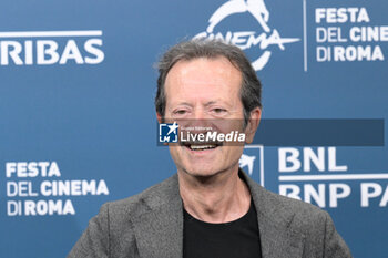 2024-10-17 - Rocco Papaleo attends the Photocall of the movie “U.S. Palmese” during the 19th Rome Film Festival at Auditorium Parco Della Musica on October 17, 2024 in Rome, Italy. - THE 19TH ROME FILM FESTIVAL PHOTOCALL 