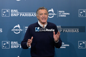 2024-10-17 - Luca Barbareschi director attends the Photocall of the movie “Paradiso in Vendita” during the 19th Rome Film Festival at Auditorium Parco Della Musica on October 17, 2024 in Rome, Italy. - THE 19TH ROME FILM FESTIVAL PHOTOCALL 