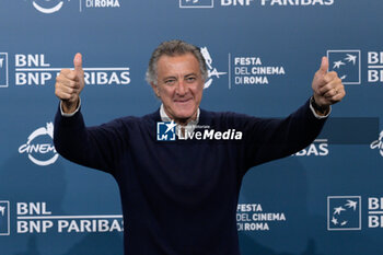 2024-10-17 - Luca Barbareschi director attends the Photocall of the movie “Paradiso in Vendita” during the 19th Rome Film Festival at Auditorium Parco Della Musica on October 17, 2024 in Rome, Italy. - THE 19TH ROME FILM FESTIVAL PHOTOCALL 