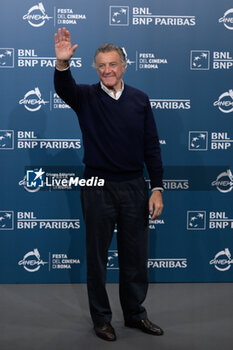 2024-10-17 - Luca Barbareschi director attends the Photocall of the movie “Paradiso in Vendita” during the 19th Rome Film Festival at Auditorium Parco Della Musica on October 17, 2024 in Rome, Italy. - THE 19TH ROME FILM FESTIVAL PHOTOCALL 