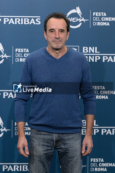 2024-10-17 - Bruno Todeschini attends the Photocall of the movie “Paradiso in Vendita” during the 19th Rome Film Festival at Auditorium Parco Della Musica on October 17, 2024 in Rome, Italy. - THE 19TH ROME FILM FESTIVAL PHOTOCALL 