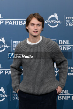 2024-10-18 - Saul Nanni attends the Photocall of the movie “Fino alla Fine” during the 19th Rome Film Festival at Auditorium Parco Della Musica on October 18, 2024 in Rome, Italy. - THE 19TH ROME FILM FEST PHOTOCALL 