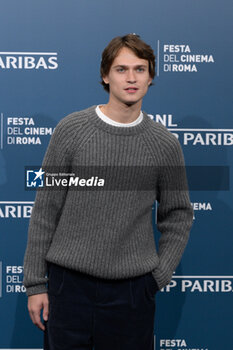 2024-10-18 - Saul Nanni attends the Photocall of the movie “Fino alla Fine” during the 19th Rome Film Festival at Auditorium Parco Della Musica on October 18, 2024 in Rome, Italy. - THE 19TH ROME FILM FEST PHOTOCALL 