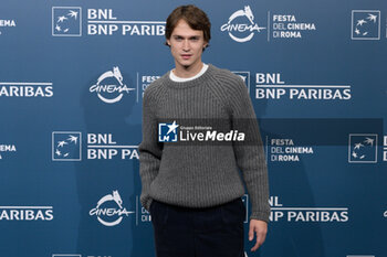 2024-10-18 - Saul Nanni attends the Photocall of the movie “Fino alla Fine” during the 19th Rome Film Festival at Auditorium Parco Della Musica on October 18, 2024 in Rome, Italy. - THE 19TH ROME FILM FEST PHOTOCALL 