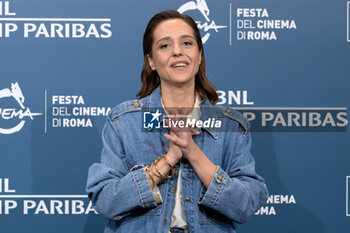 2024-10-18 - Vanessa Scalera attends the Photocall of the movie “Avetrana - Qui non e’ Hollywood” during the 19th Rome Film Festival at Auditorium Parco Della Musica on October 18, 2024 in Rome, Italy. - THE 19TH ROME FILM FEST PHOTOCALL 