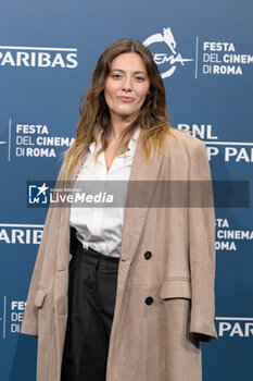 2024-10-18 - Giulia Perulli attends the Photocall of the movie “Avetrana - Qui non e’ Hollywood” during the 19th Rome Film Festival at Auditorium Parco Della Musica on October 18, 2024 in Rome, Italy. - THE 19TH ROME FILM FEST PHOTOCALL 