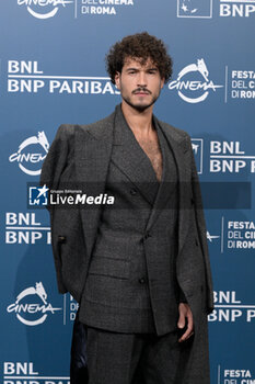 2024-10-18 - Giancarlo Commare attends the Photocall of the movie “Avetrana - Qui non e’ Hollywood” during the 19th Rome Film Festival at Auditorium Parco Della Musica on October 18, 2024 in Rome, Italy. - THE 19TH ROME FILM FEST PHOTOCALL 