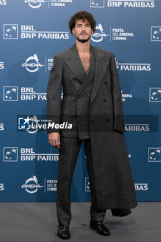 2024-10-18 - Giancarlo Commare attends the Photocall of the movie “Avetrana - Qui non e’ Hollywood” during the 19th Rome Film Festival at Auditorium Parco Della Musica on October 18, 2024 in Rome, Italy. - THE 19TH ROME FILM FEST PHOTOCALL 