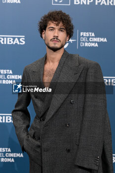 2024-10-18 - Giancarlo Commare attends the Photocall of the movie “Avetrana - Qui non e’ Hollywood” during the 19th Rome Film Festival at Auditorium Parco Della Musica on October 18, 2024 in Rome, Italy. - THE 19TH ROME FILM FEST PHOTOCALL 