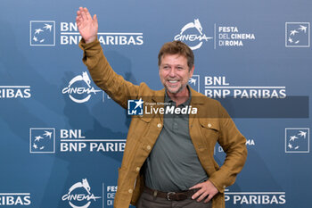 2024-10-18 - Claudio Gioe’ attends the Photocall of the movie “Mike” during the 19th Rome Film Festival at Auditorium Parco Della Musica on October 18, 2024 in Rome, Italy. - THE 19TH ROME FILM FEST PHOTOCALL 