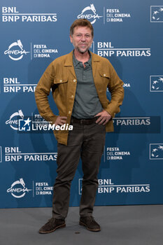 2024-10-18 - Claudio Gioe’ attends the Photocall of the movie “Mike” during the 19th Rome Film Festival at Auditorium Parco Della Musica on October 18, 2024 in Rome, Italy. - THE 19TH ROME FILM FEST PHOTOCALL 