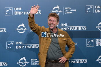 2024-10-18 - Claudio Gioe’ attends the Photocall of the movie “Mike” during the 19th Rome Film Festival at Auditorium Parco Della Musica on October 18, 2024 in Rome, Italy. - THE 19TH ROME FILM FEST PHOTOCALL 