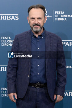 2024-10-18 - Paolo Pierobon attends the Photocall of the movie “Mike” during the 19th Rome Film Festival at Auditorium Parco Della Musica on October 18, 2024 in Rome, Italy. - THE 19TH ROME FILM FEST PHOTOCALL 