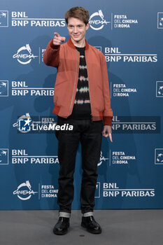 2024-10-18 - Elia Nuzzolo attends the Photocall of the movie “Mike” during the 19th Rome Film Festival at Auditorium Parco Della Musica on October 18, 2024 in Rome, Italy. - THE 19TH ROME FILM FEST PHOTOCALL 