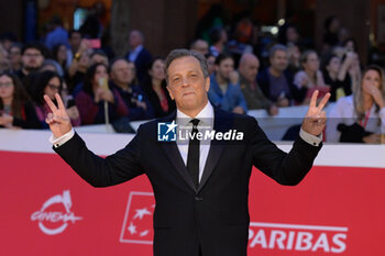 2024-10-18 - Gabriele Muccino attends the Red Carpet of the movie “Fino alla Fine” during the 19th Rome Film Festival at Auditorium Parco Della Musica on October 18, 2024 in Rome, Italy. - THE 19TH ROME FILM FEST RED CARPET 