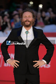 2024-10-18 - Jovanotti attends the red Carpet of the movie “Fino alla Fine” during the 19th Rome Film Festival at Auditorium Parco Della Musica on October 18, 2024 in Rome, Italy. - THE 19TH ROME FILM FEST RED CARPET 