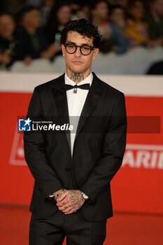 2024-10-18 - Tony Effe attends the red Carpet of the movie “Italo Calvino nelle Citta’” during the 19th Rome Film Festival at Auditorium Parco Della Musica on October 18, 2024 in Rome, Italy. - THE 19TH ROME FILM FEST RED CARPET 