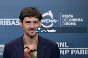 2024-10-21 - Carlos Marques-Marcet director attends the Photocall of the movie “Polvo Seran” during the 19th Rome Film Festival at Auditorium Parco Della Musica on October 21, 2024 in Rome, Italy. - THE 19TH ROME FILM FEST PHOTOCALL 