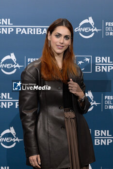 2024-10-21 - Miriam Leone attends the Photocall of the movie “Miss Fallaci” during the 19th Rome Film Festival at Auditorium Parco Della Musica on October 21, 2024 in Rome, Italy. - THE 19TH ROME FILM FEST PHOTOCALL 