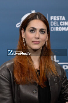 2024-10-21 - Miriam Leone attends the Photocall of the movie “Miss Fallaci” during the 19th Rome Film Festival at Auditorium Parco Della Musica on October 21, 2024 in Rome, Italy. - THE 19TH ROME FILM FEST PHOTOCALL 