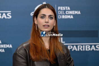 2024-10-21 - Miriam Leone attends the Photocall of the movie “Miss Fallaci” during the 19th Rome Film Festival at Auditorium Parco Della Musica on October 21, 2024 in Rome, Italy. - THE 19TH ROME FILM FEST PHOTOCALL 